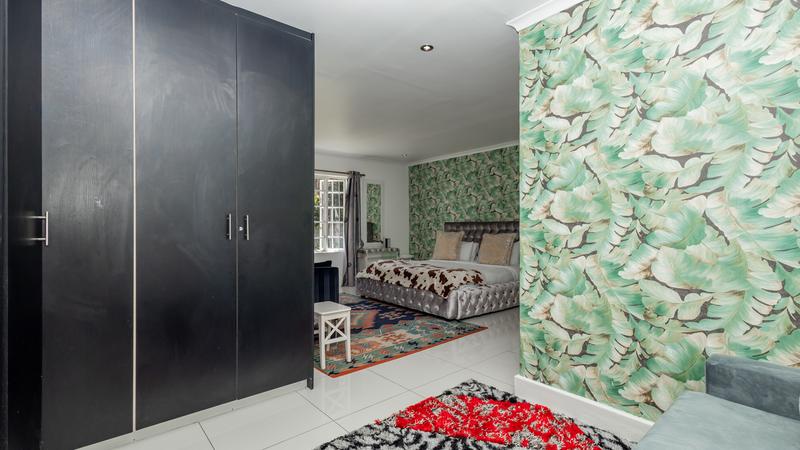 10 Bedroom Property for Sale in Constantia Western Cape